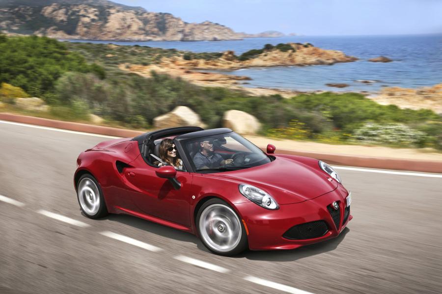  Alfa Romeo 4C Spider (960) 2015 года  (WW) (фото 8 из 59)